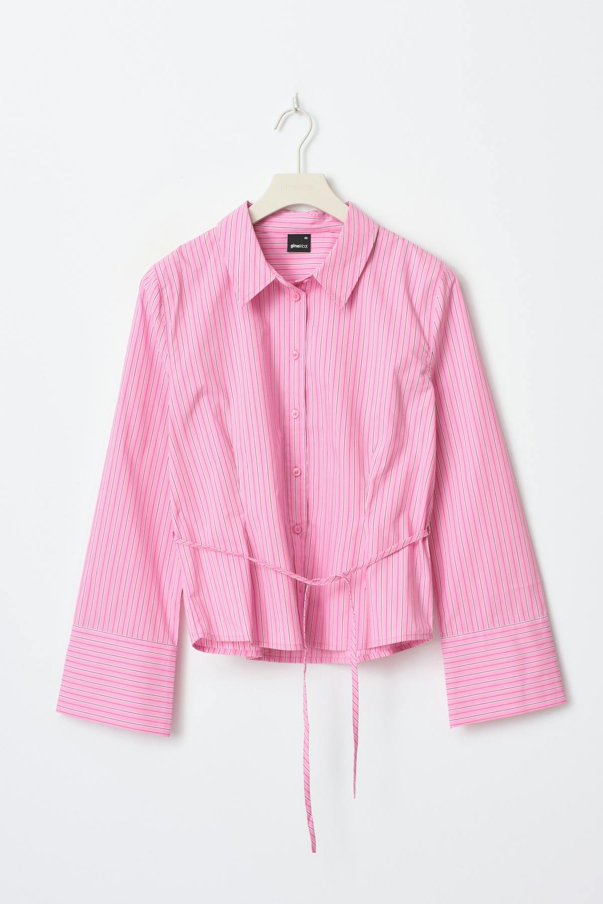 Shaped tie shirt