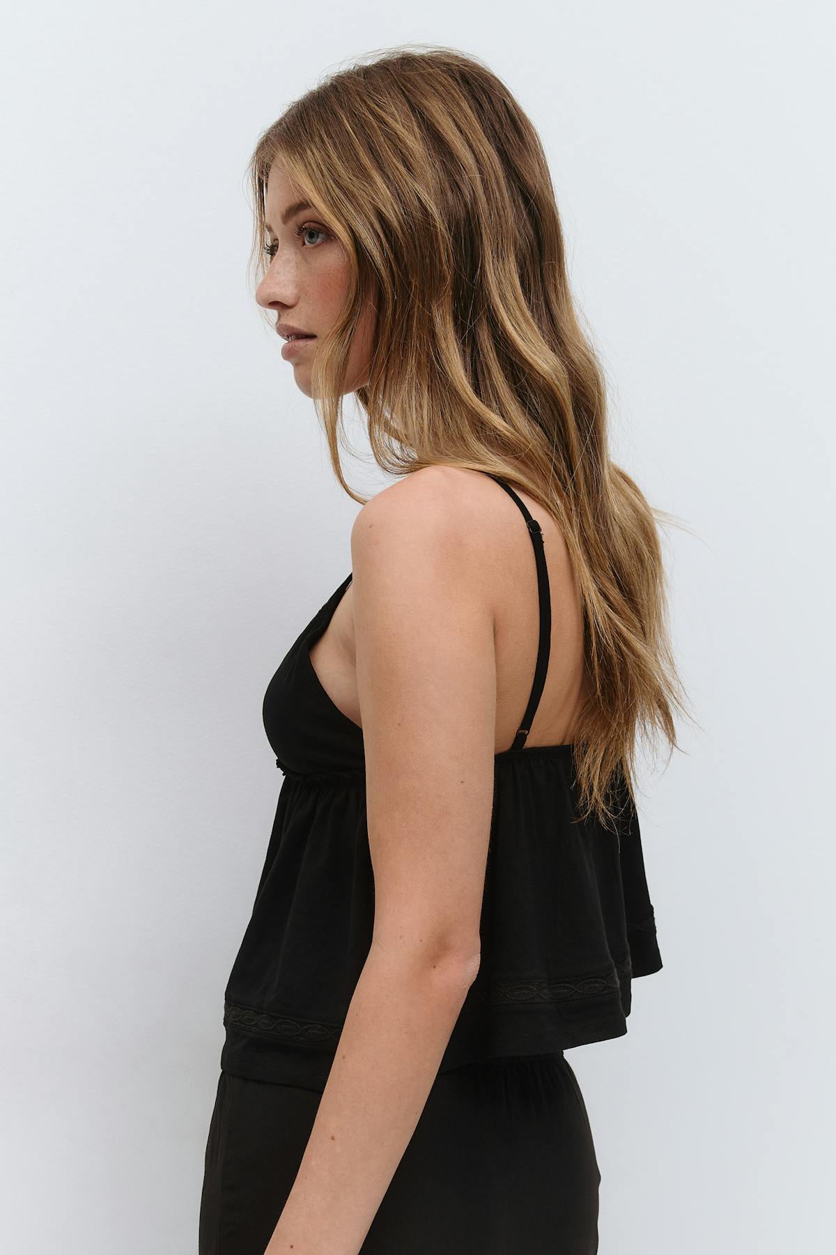 Frill singlet