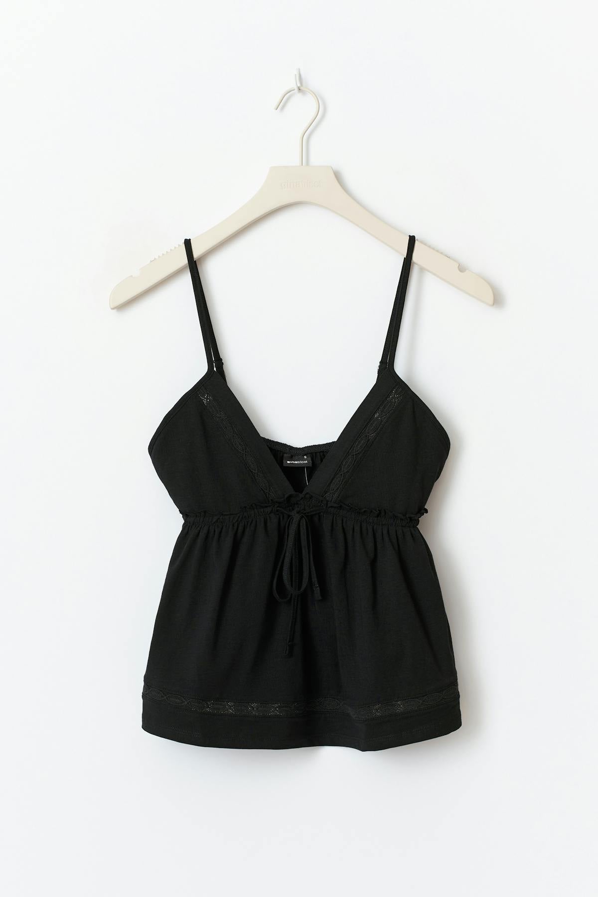 Frill singlet