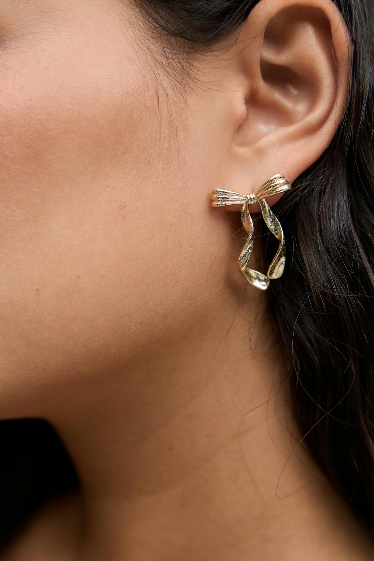 Bow earrings