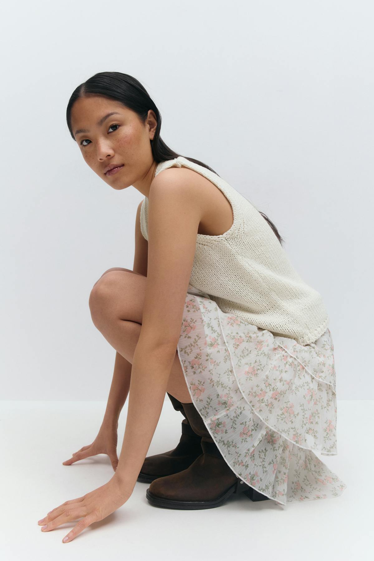 Knitted tape yarn vest
