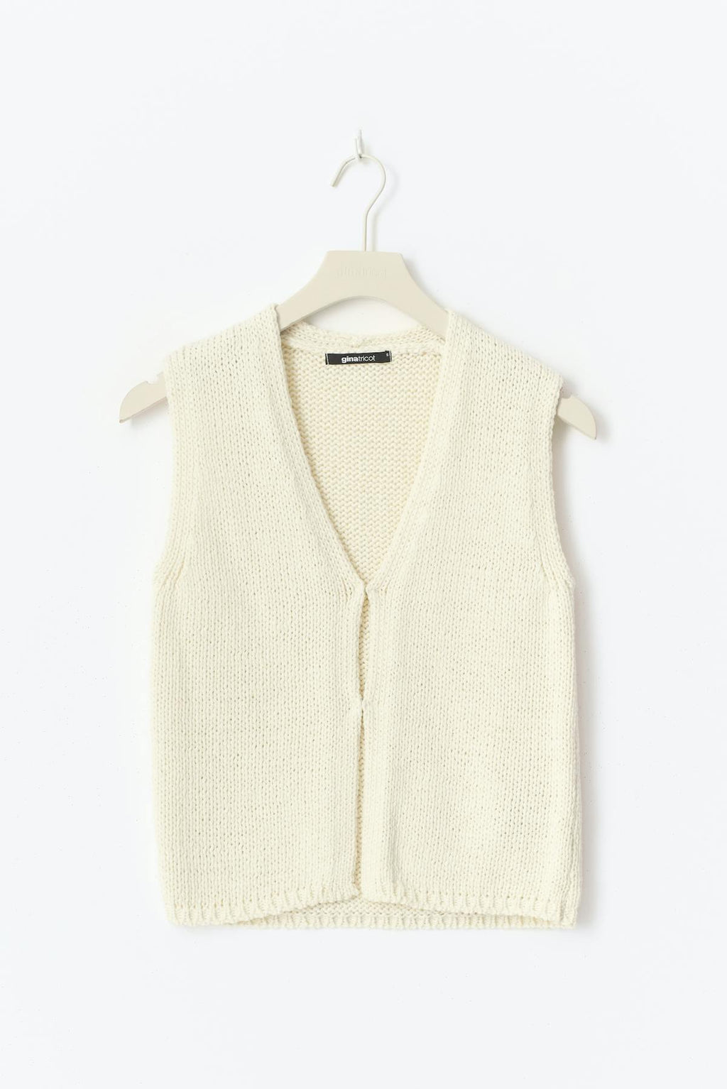 Knitted tape yarn vest