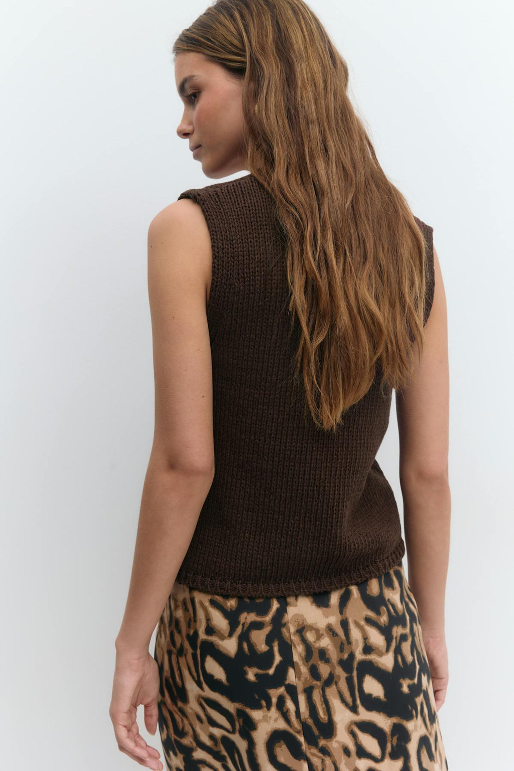 Knitted tape yarn vest