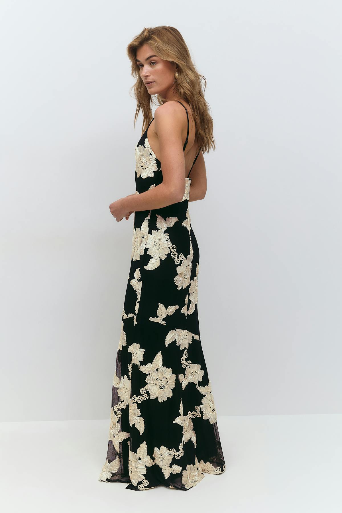 Embroidery dress