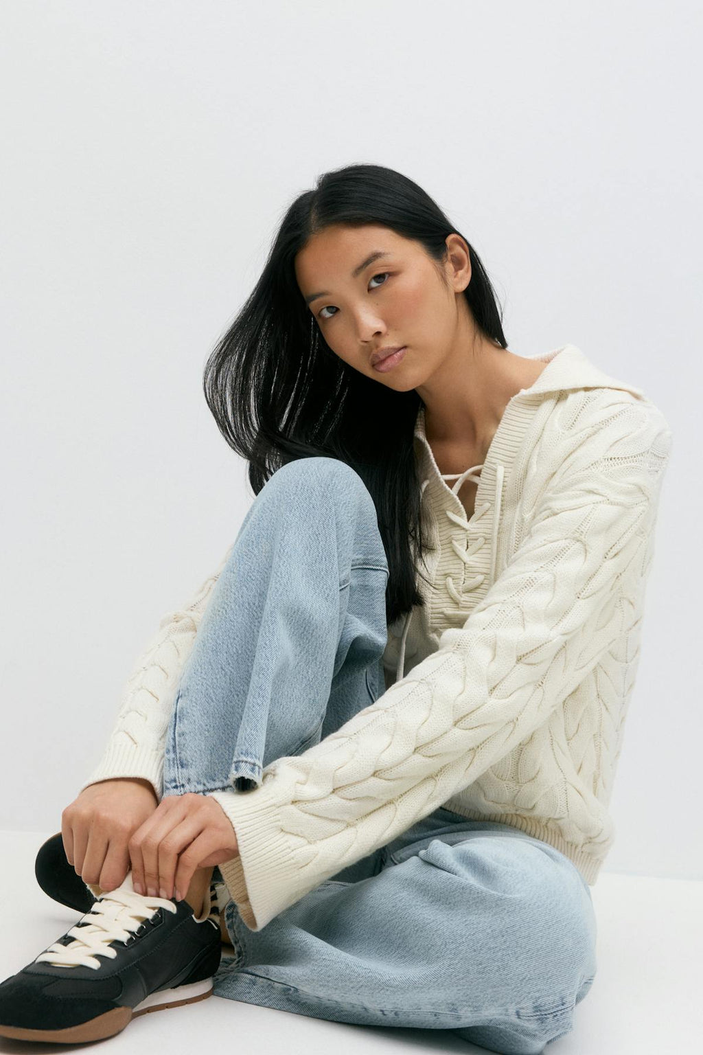Knitted cable collar sweater