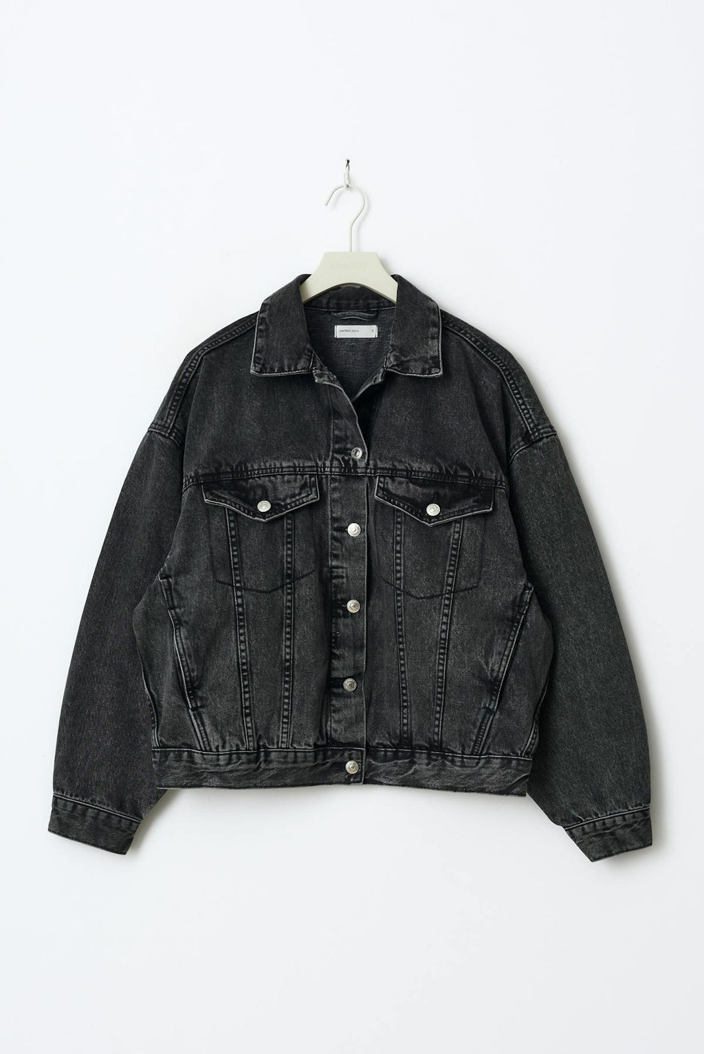 Loose denim jacket