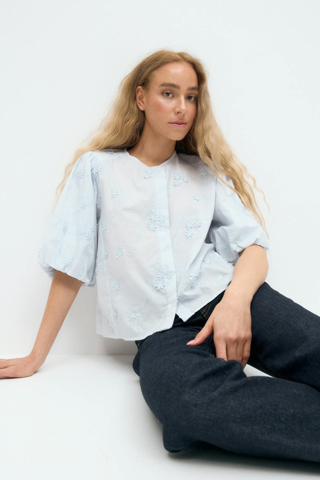 Puff sleeve blouse