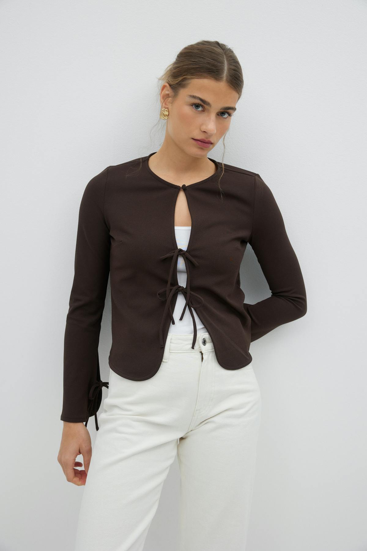 Front tie top