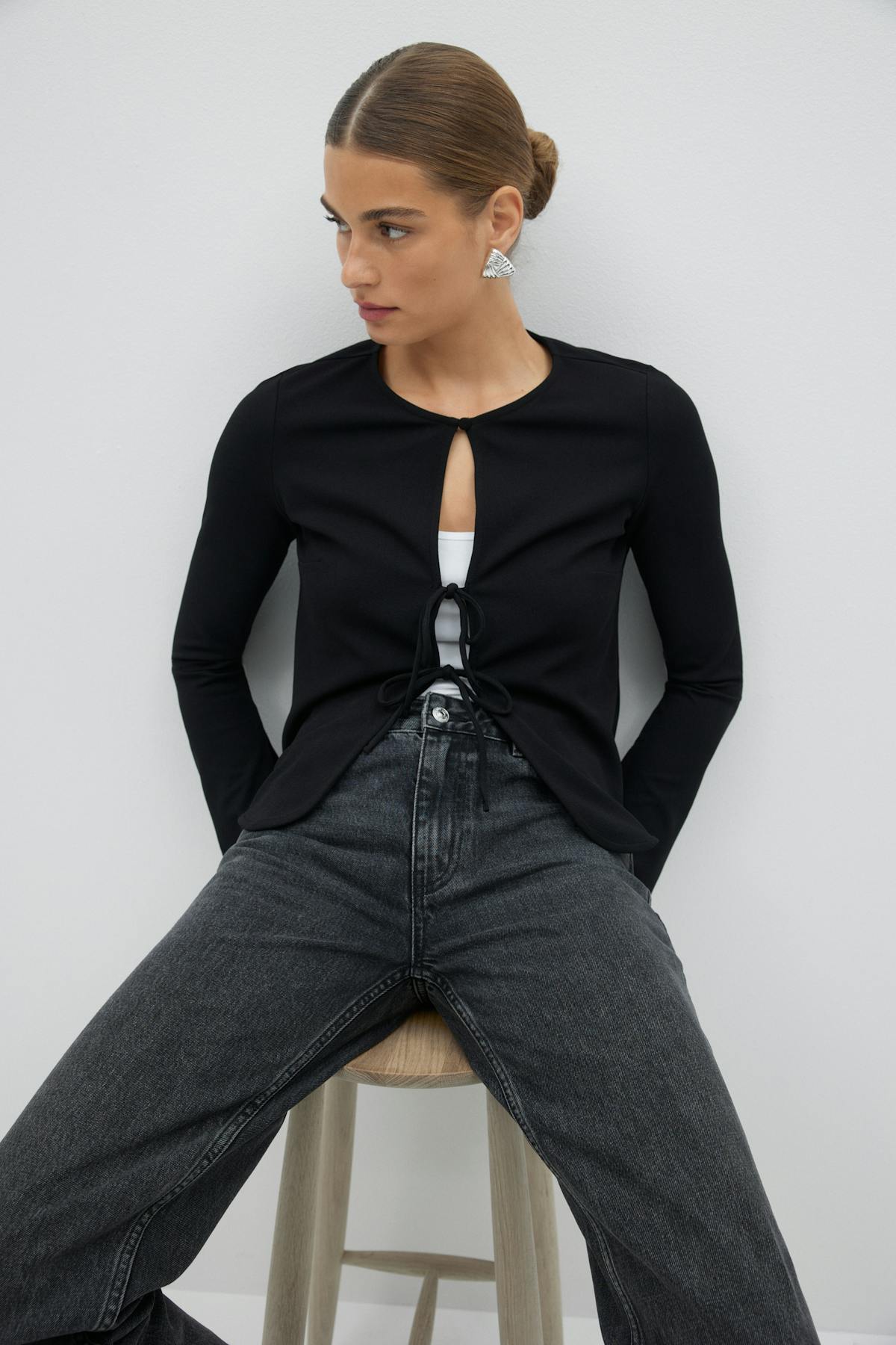 Front tie top