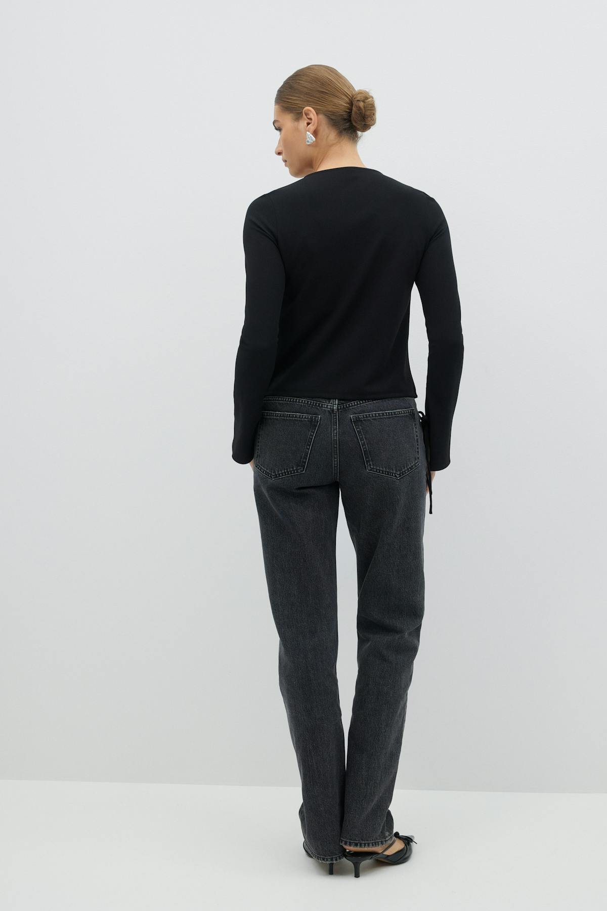 Front tie top