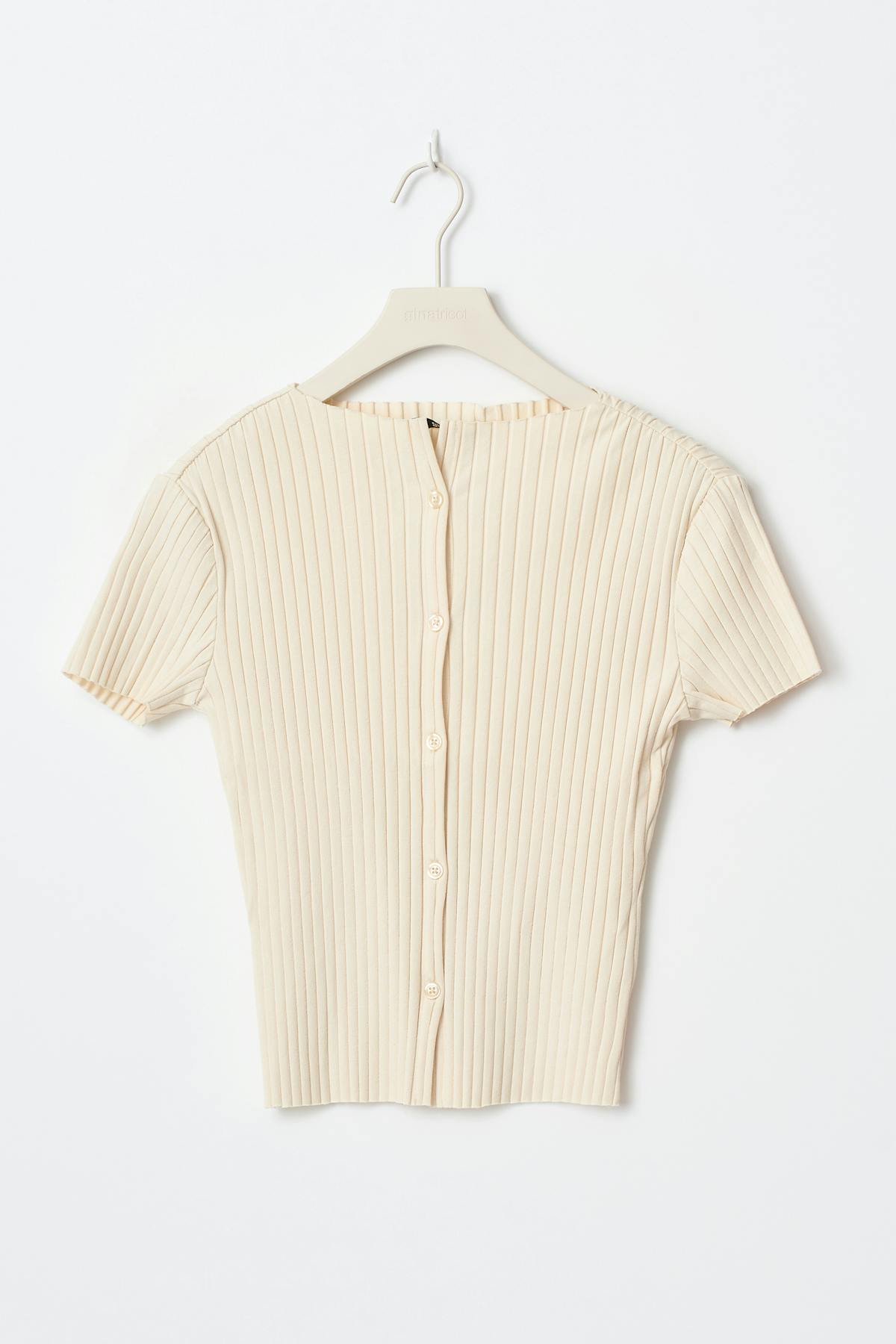Rib button top