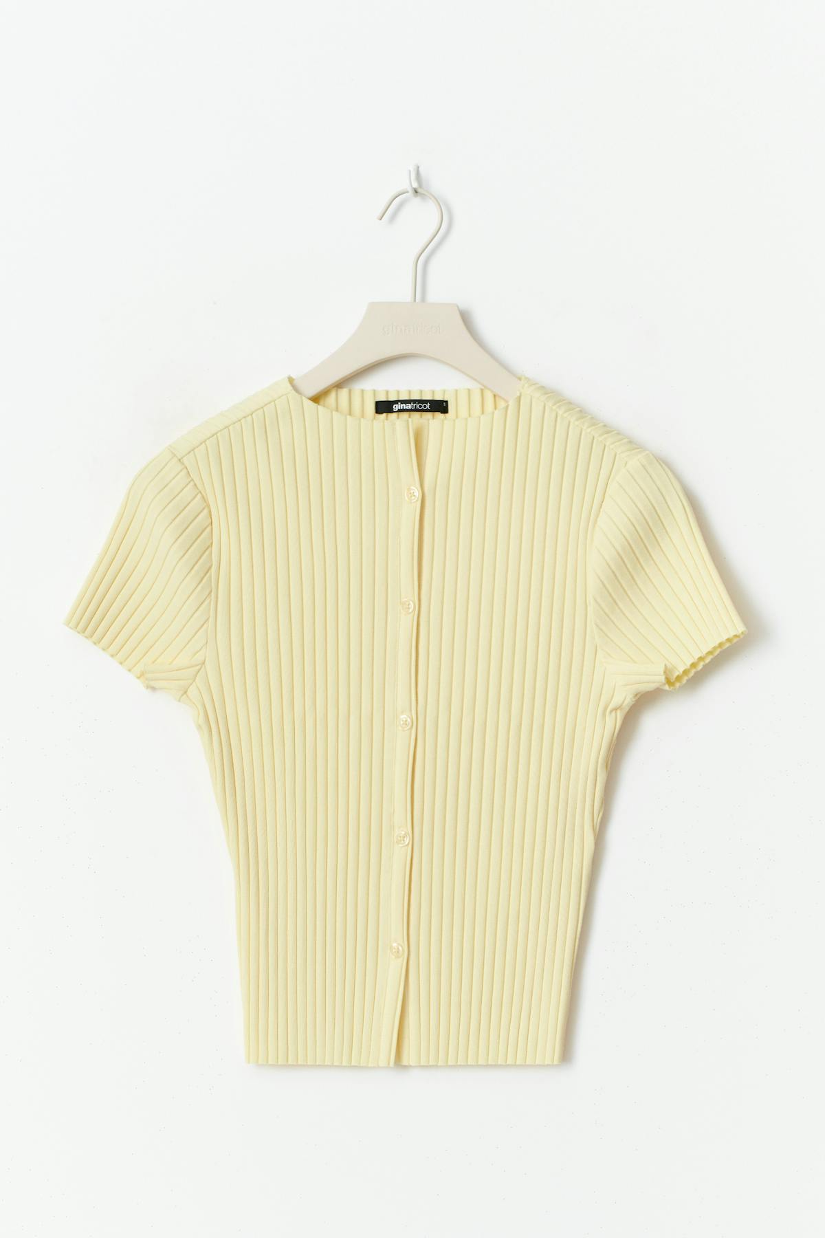 Rib button top