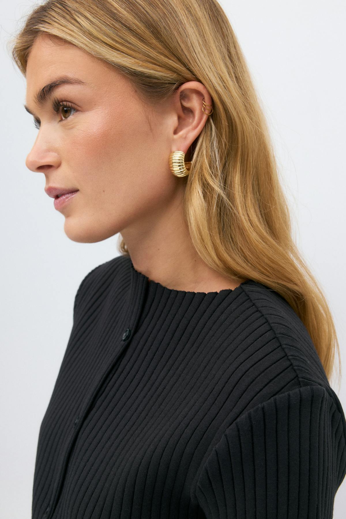 Rib button top