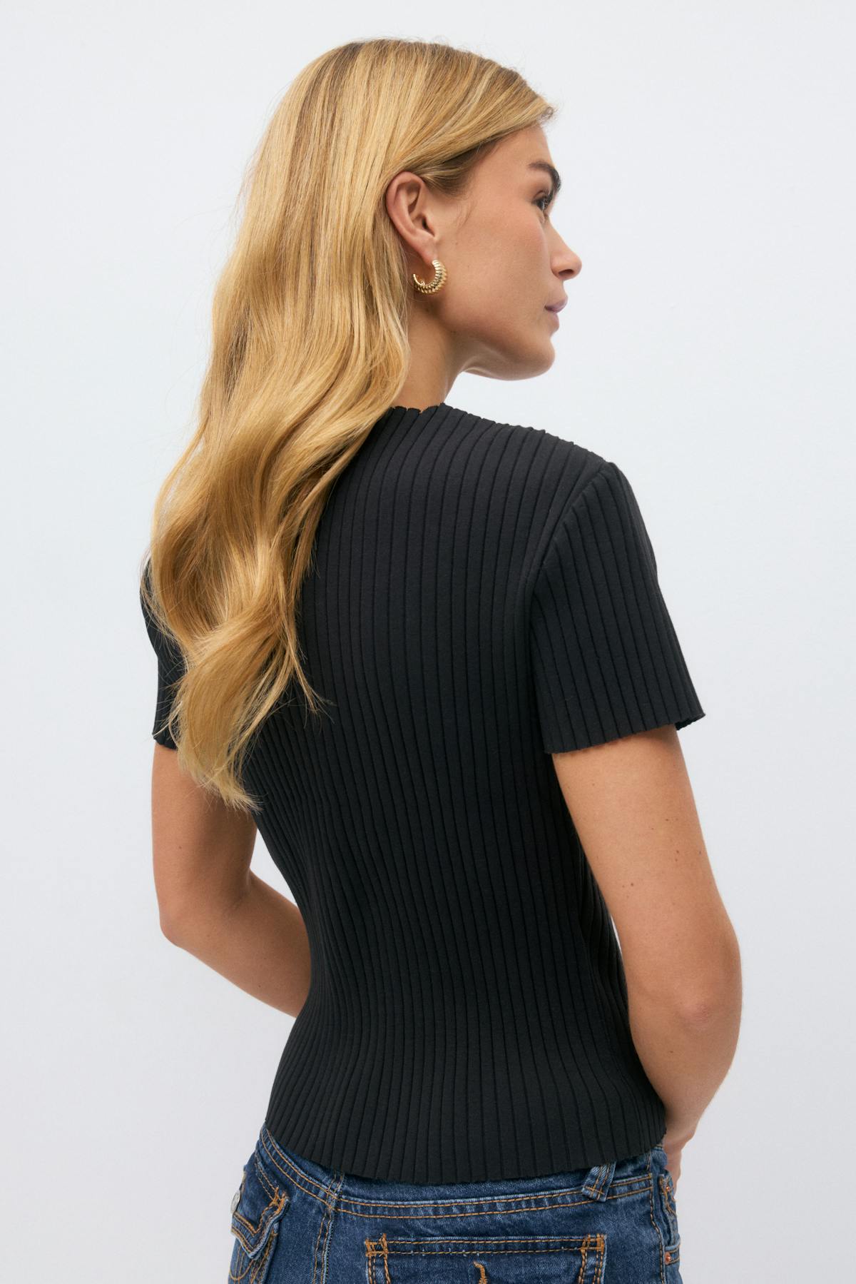 Rib button top