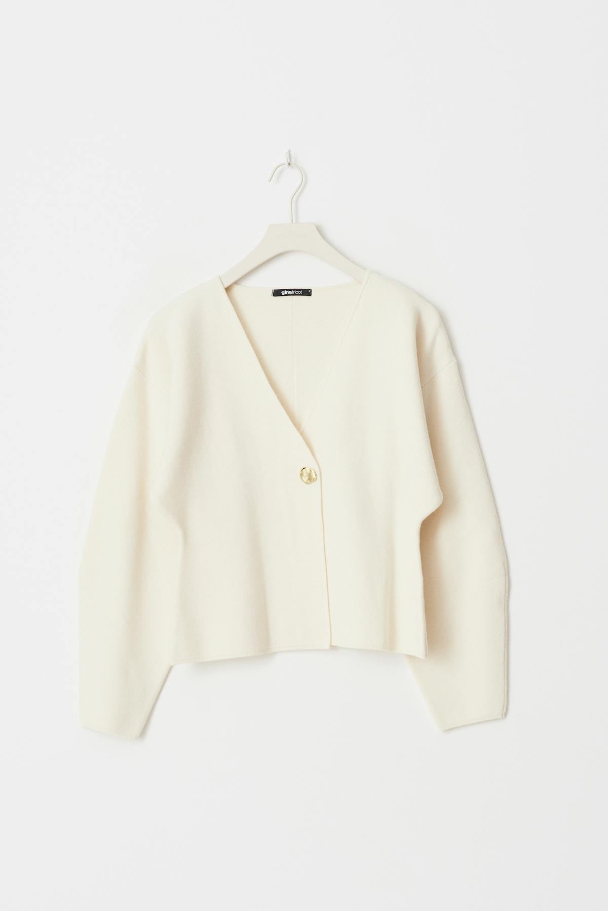 Shaped knitted cardigan
