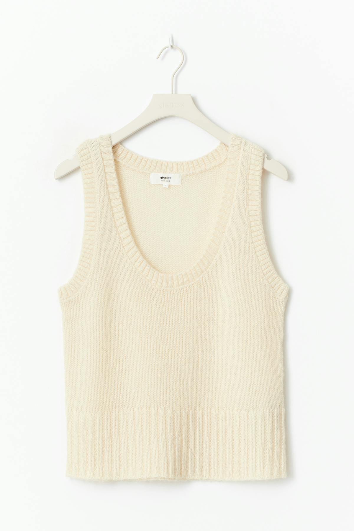 Loose knitted vest