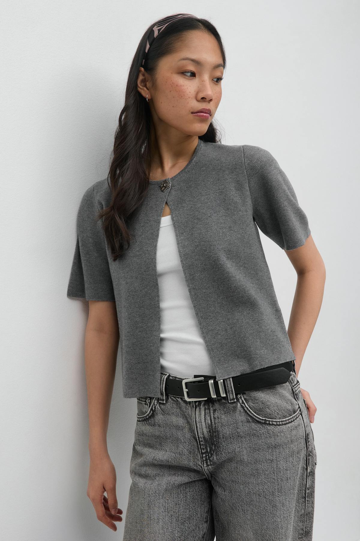 One button knitted top
