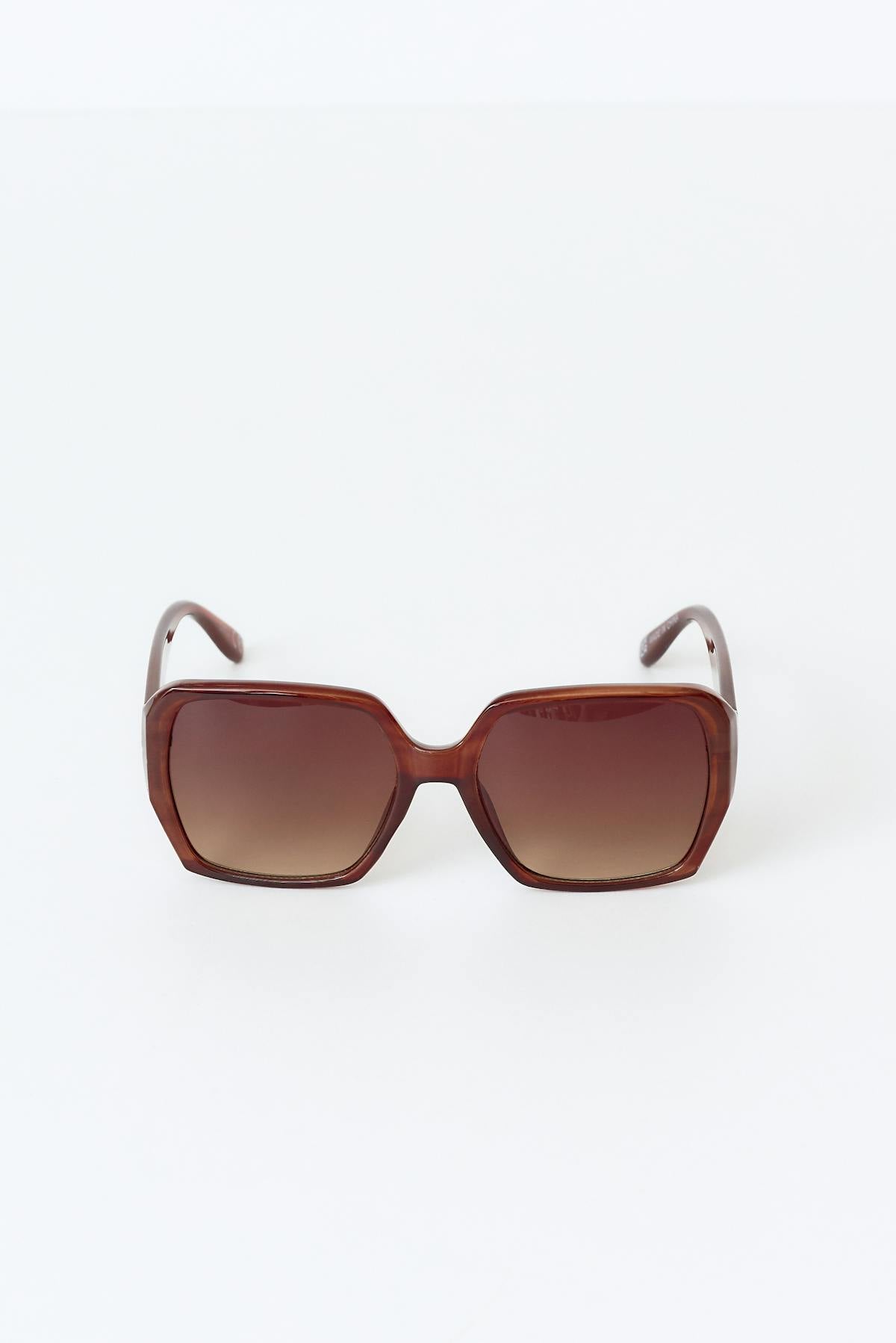 Bold retro square sunglasses