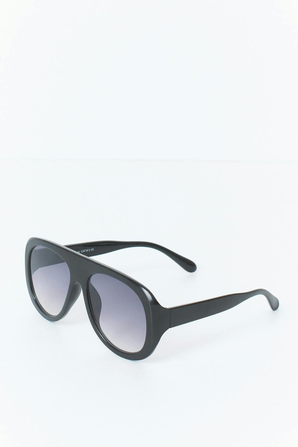 Bold aviator sunglasses