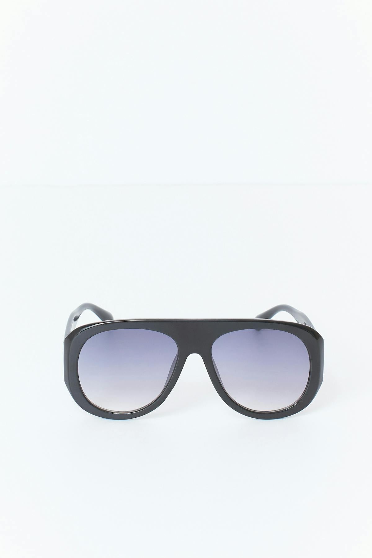 Bold aviator sunglasses