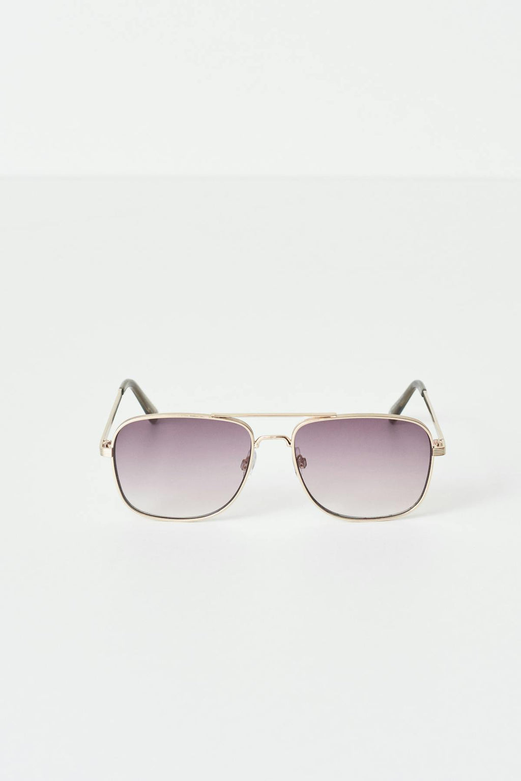 Metal aviator sunglasses