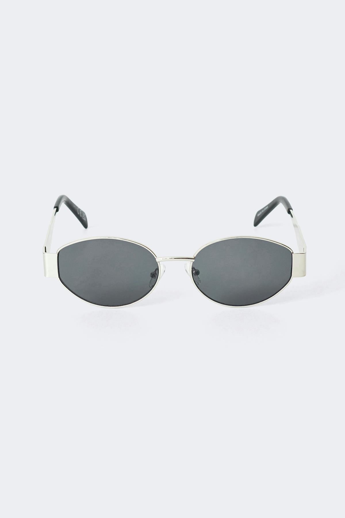 Oval metal frame sunglasses