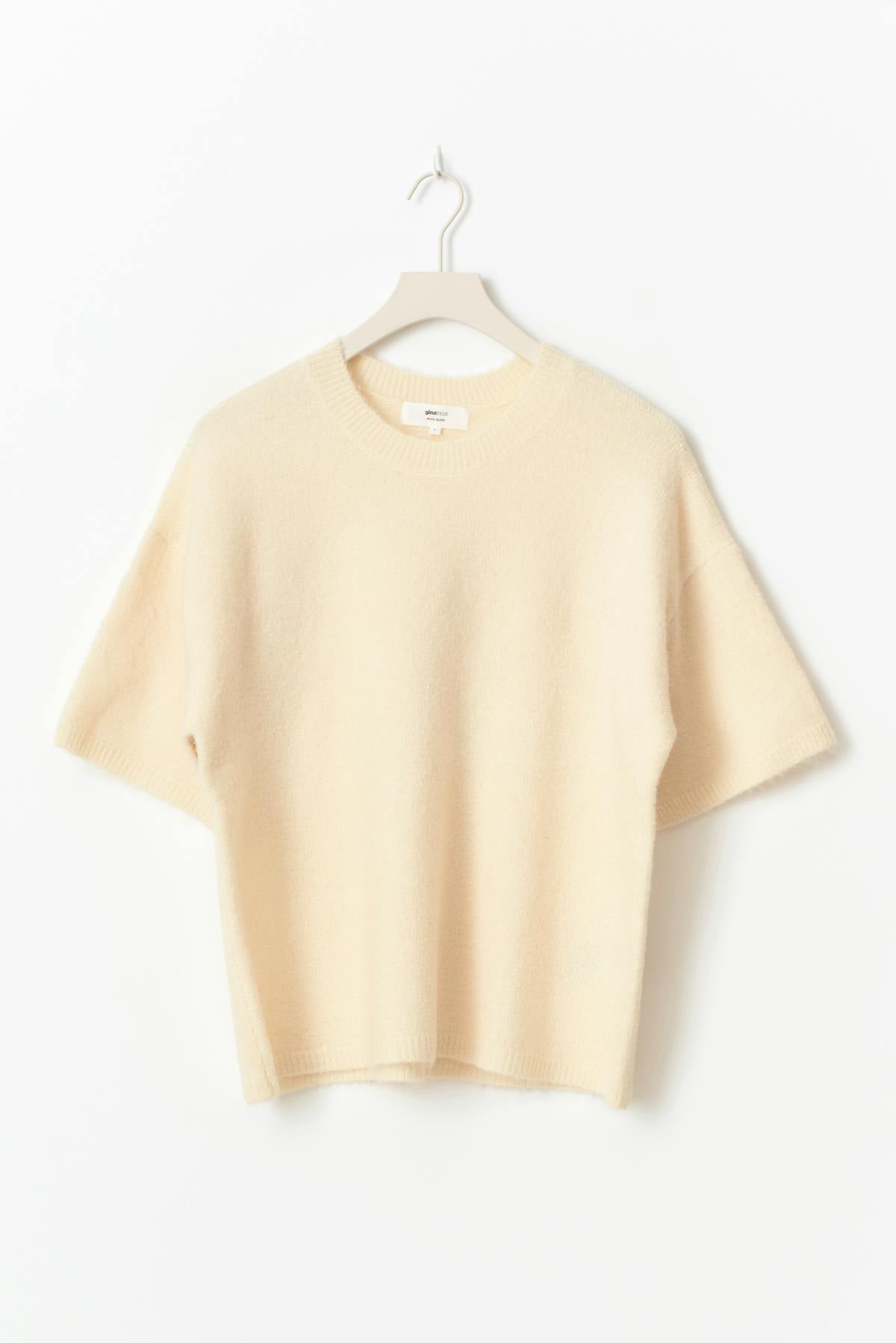 Knitted short sleeve top