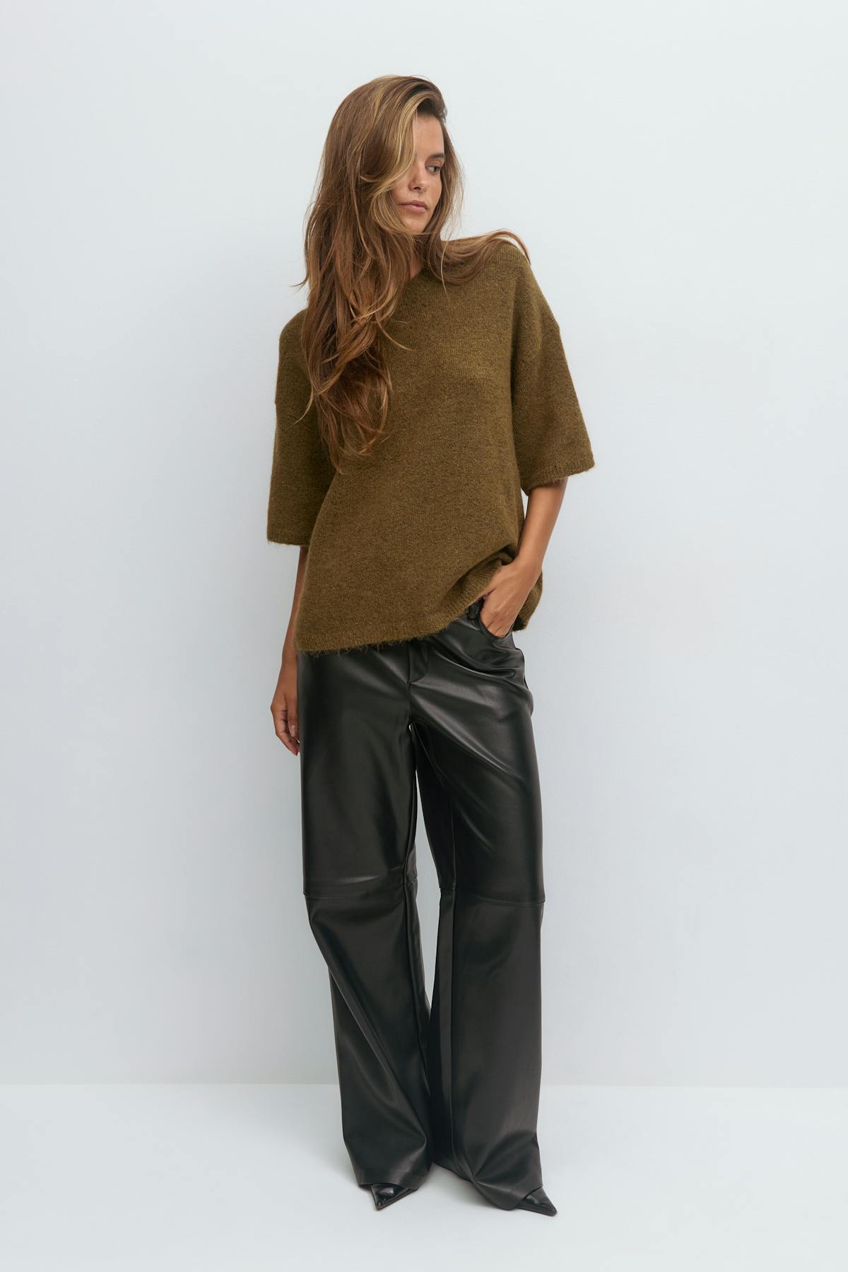 Knitted short sleeve top