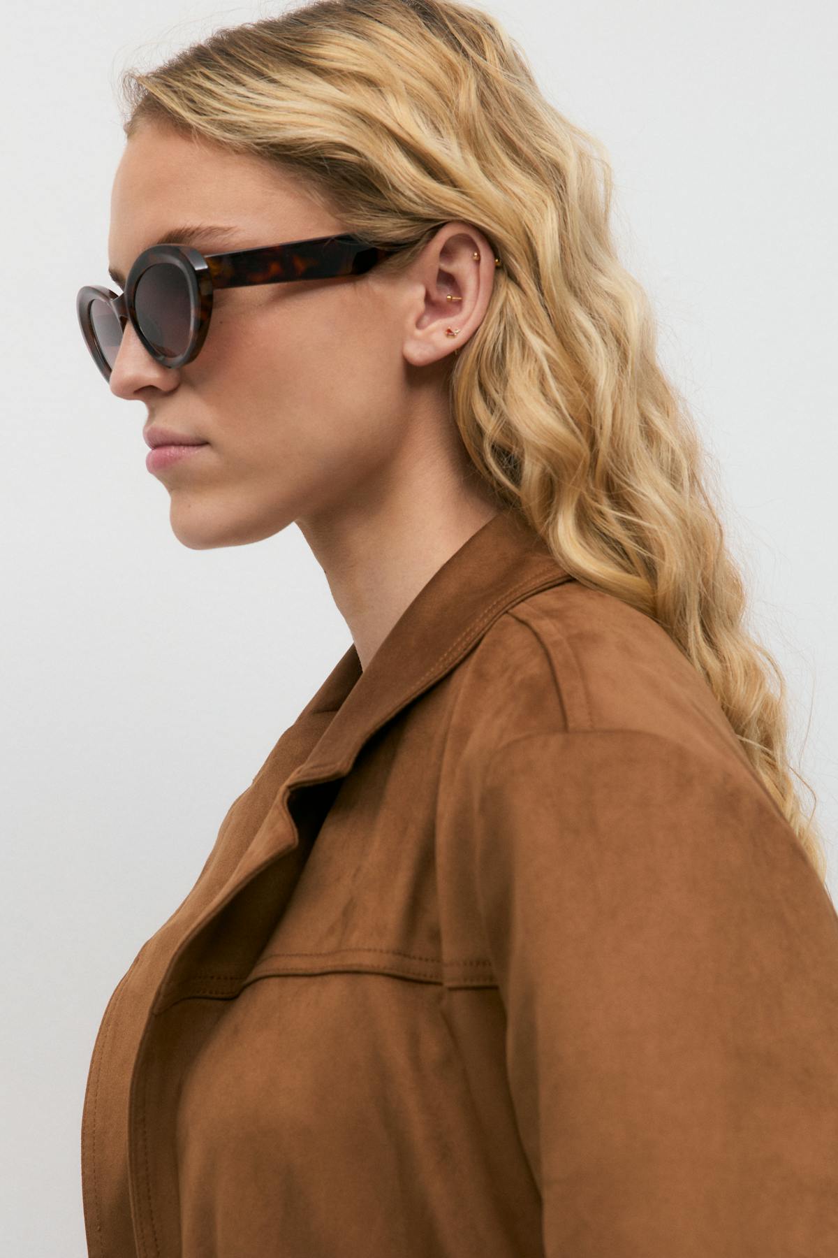 Oval cat eye sunglasses