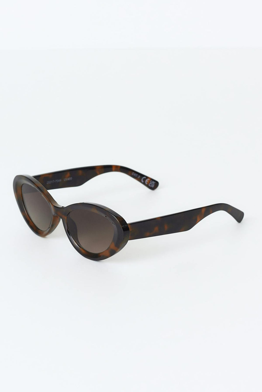Oval cat eye sunglasses