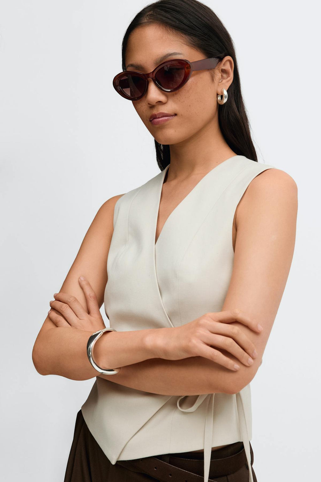 Oval cat eye sunglasses
