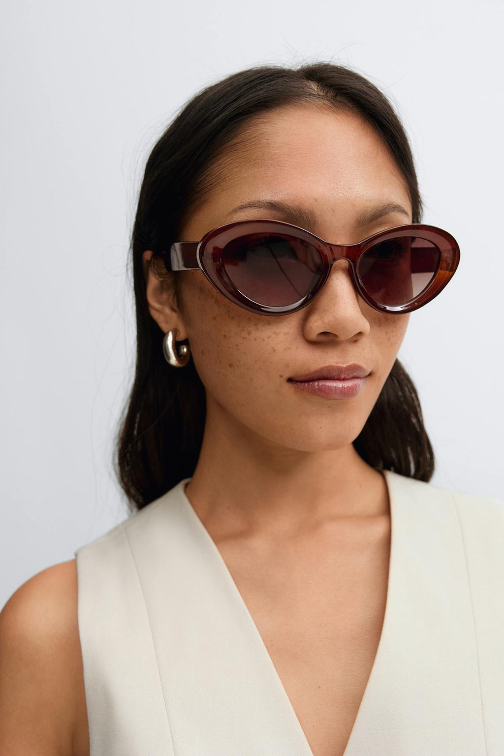 Oval cat eye sunglasses
