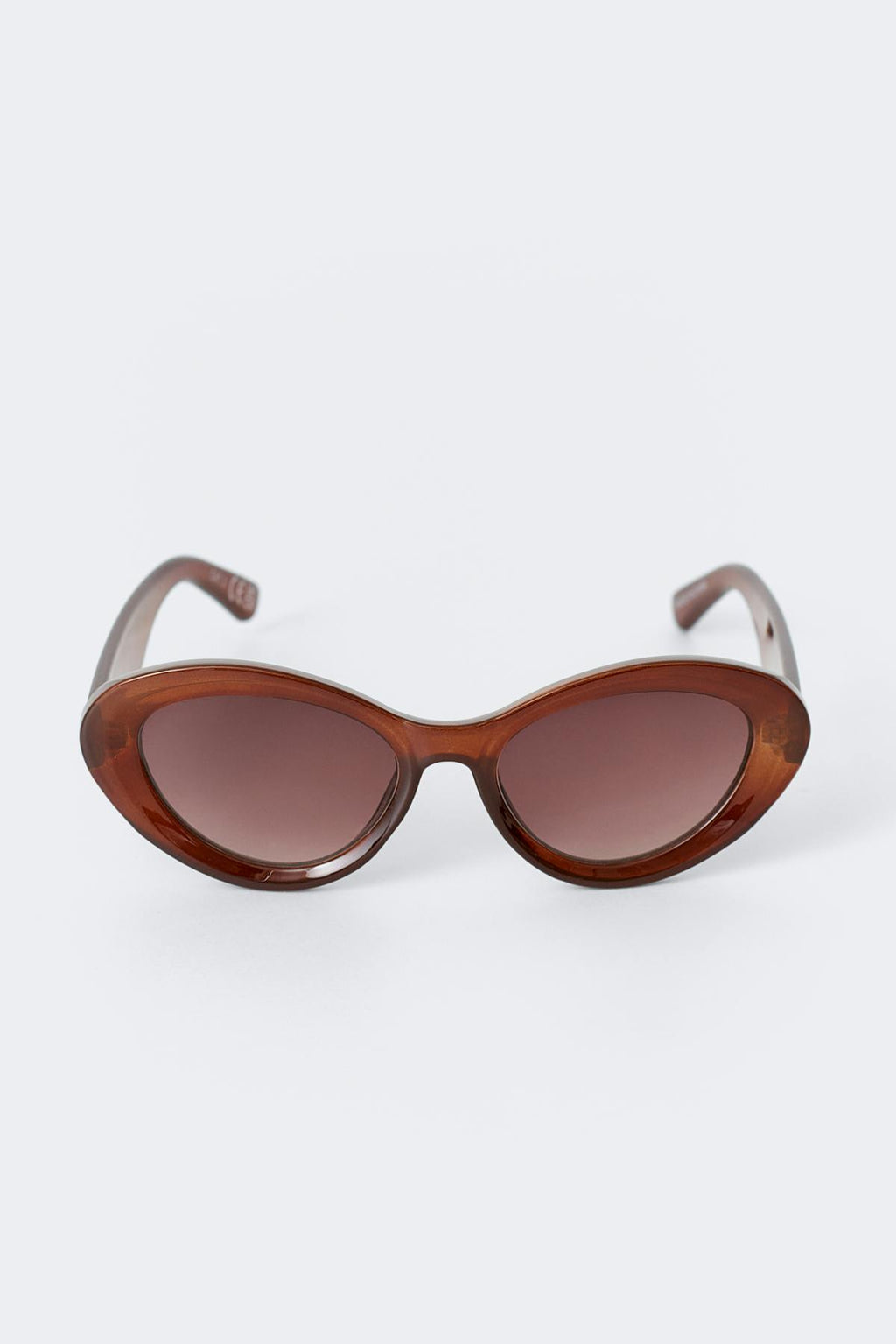 Oval cat eye sunglasses