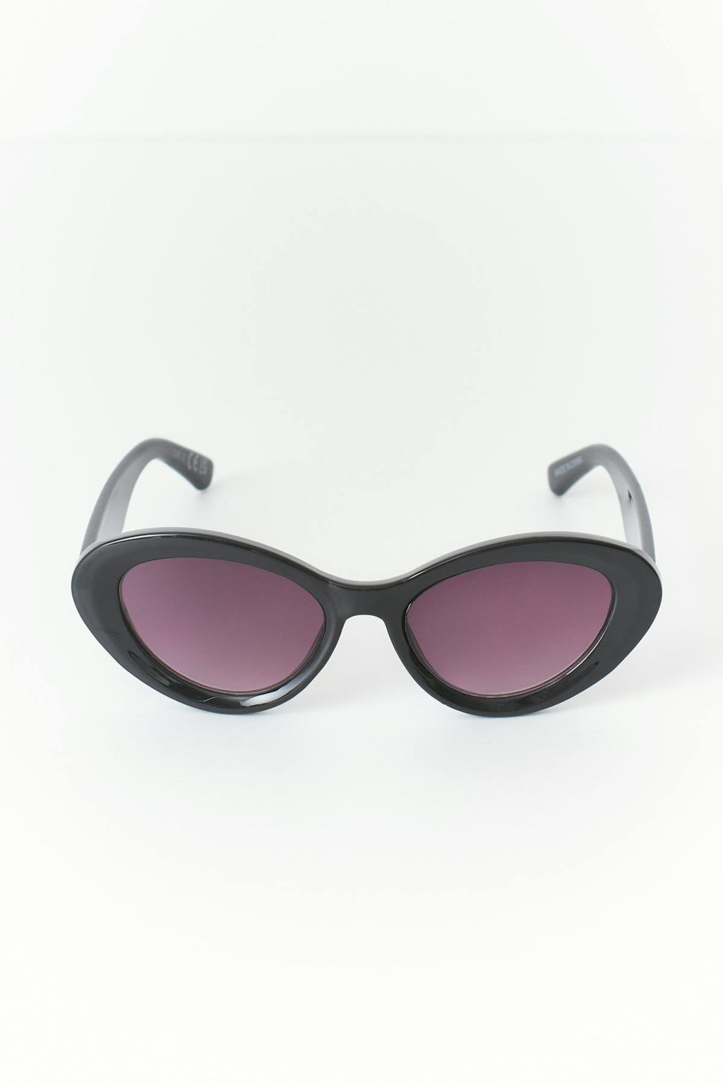 Oval cat eye sunglasses