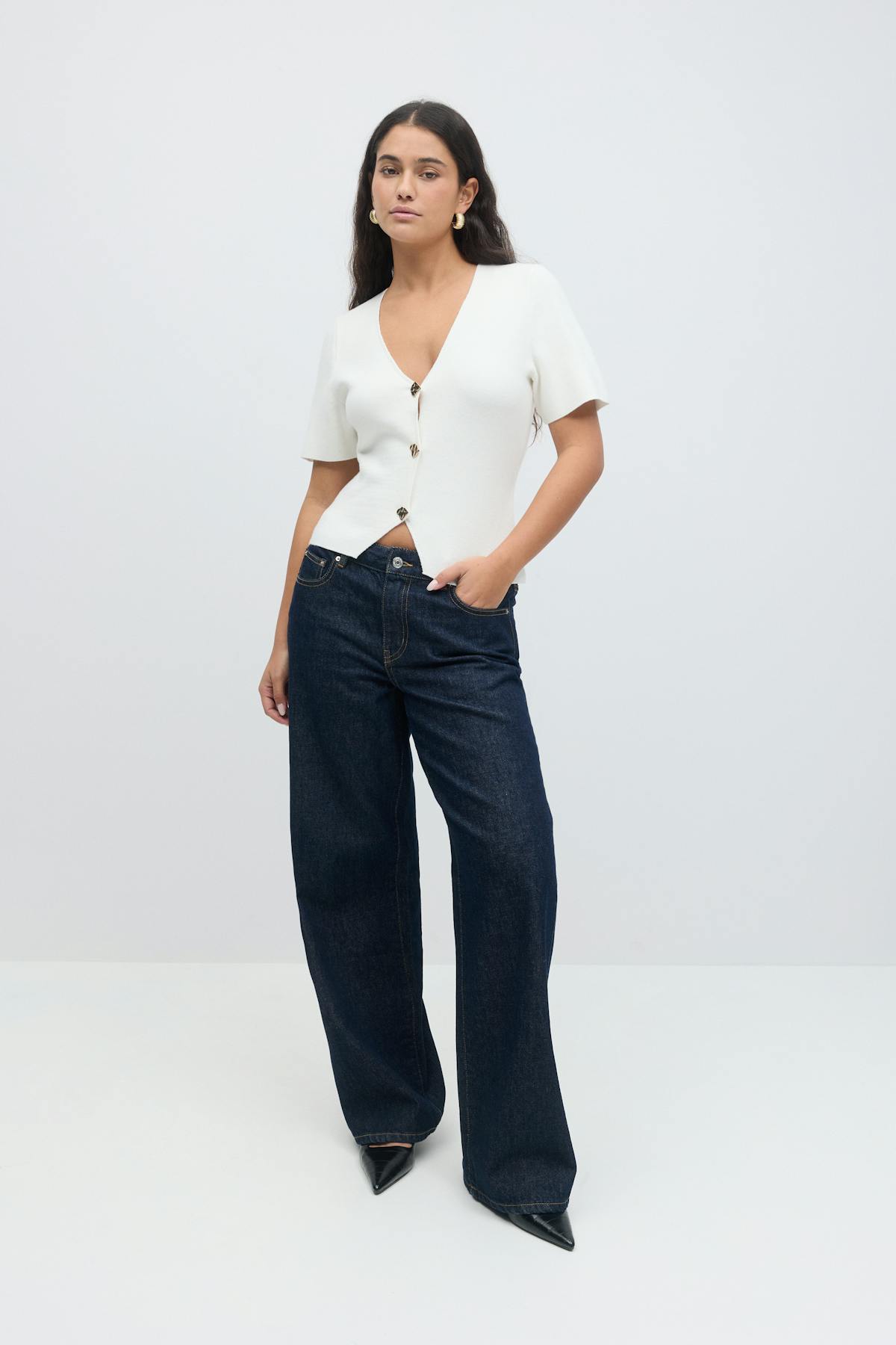 Knitted button top