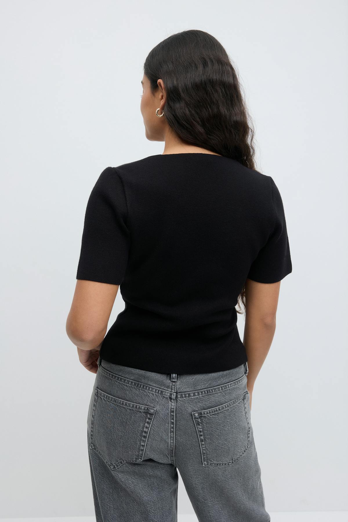 Knitted button top