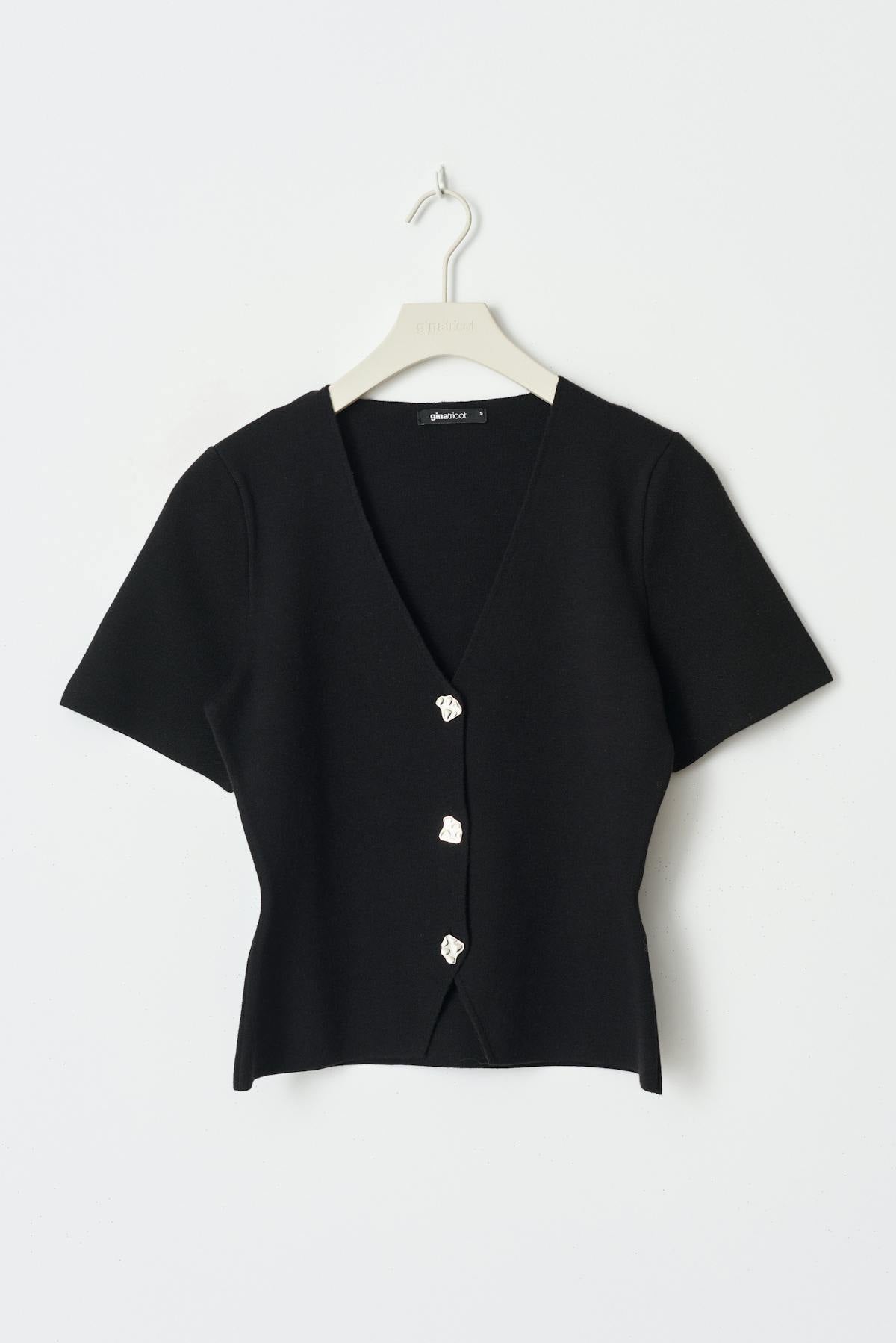 Knitted button top