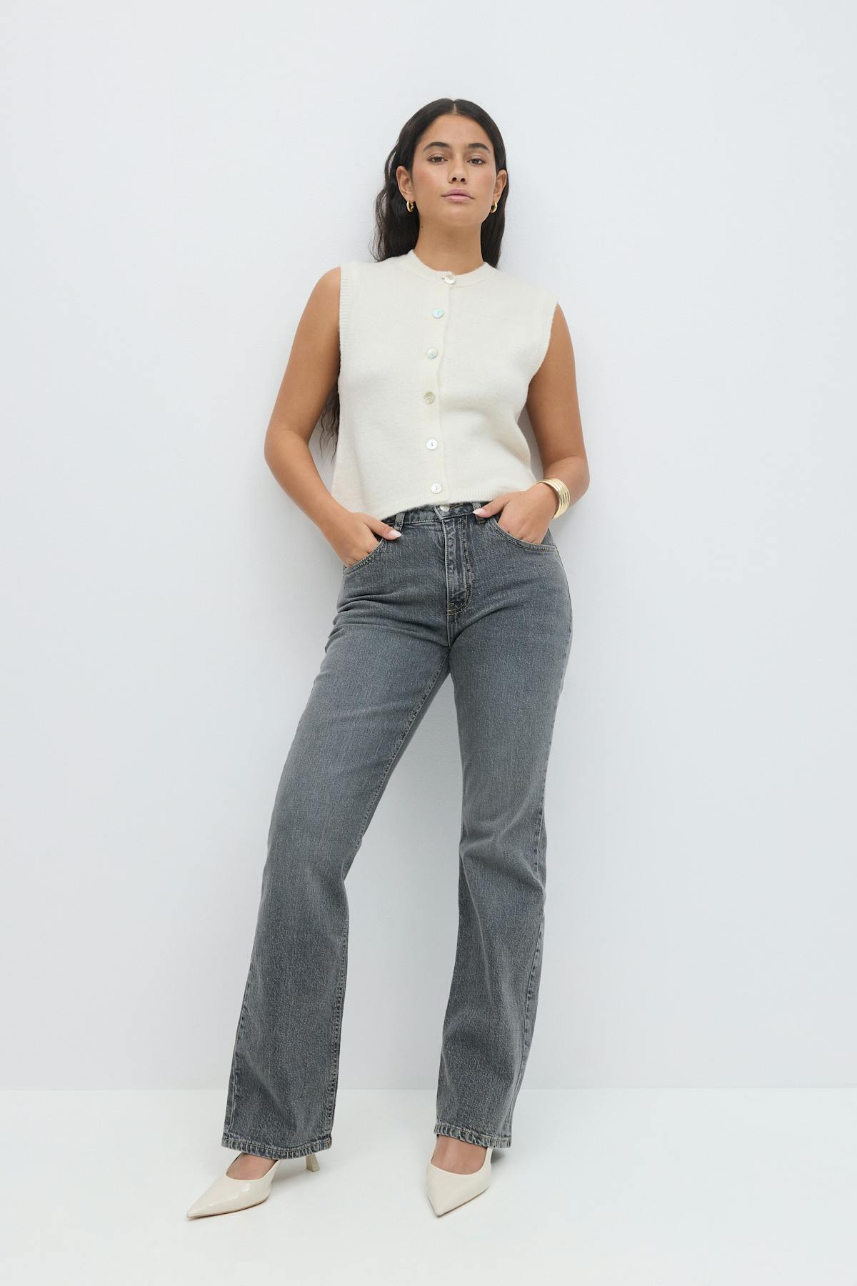 Loose knitted vest