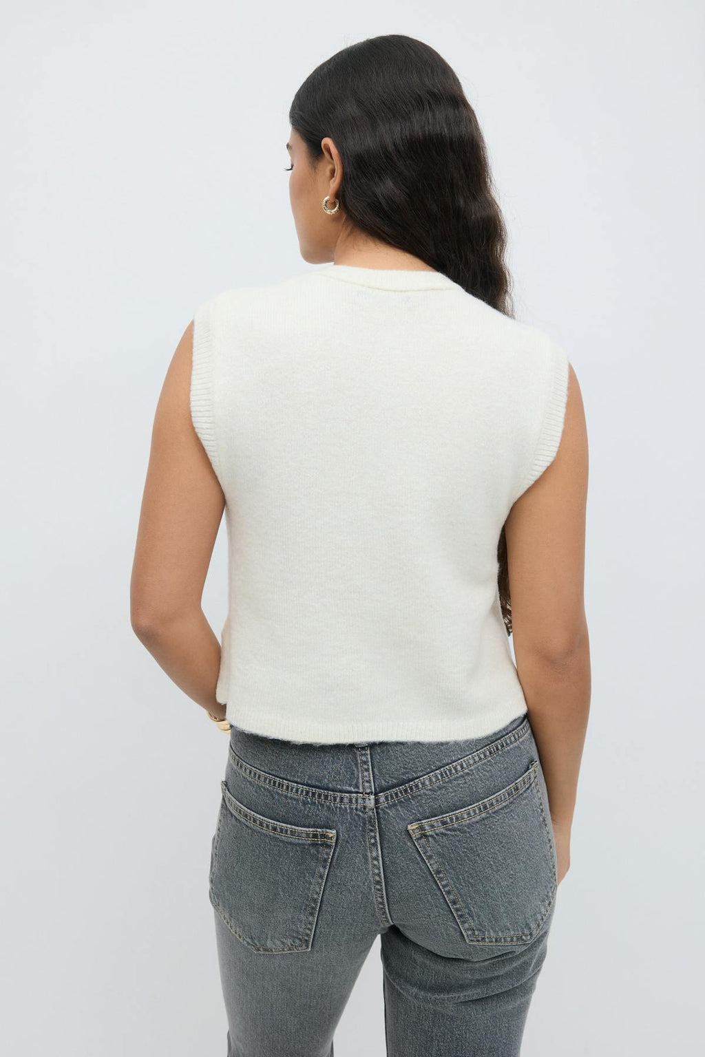 Loose knitted vest