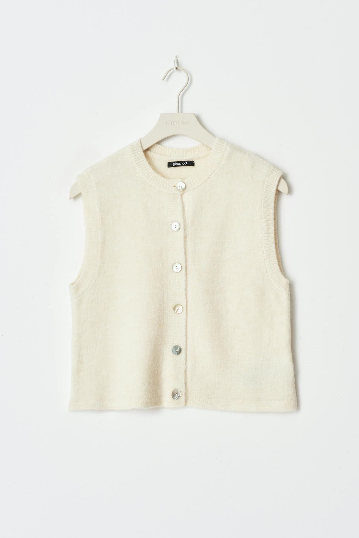 Loose knitted vest