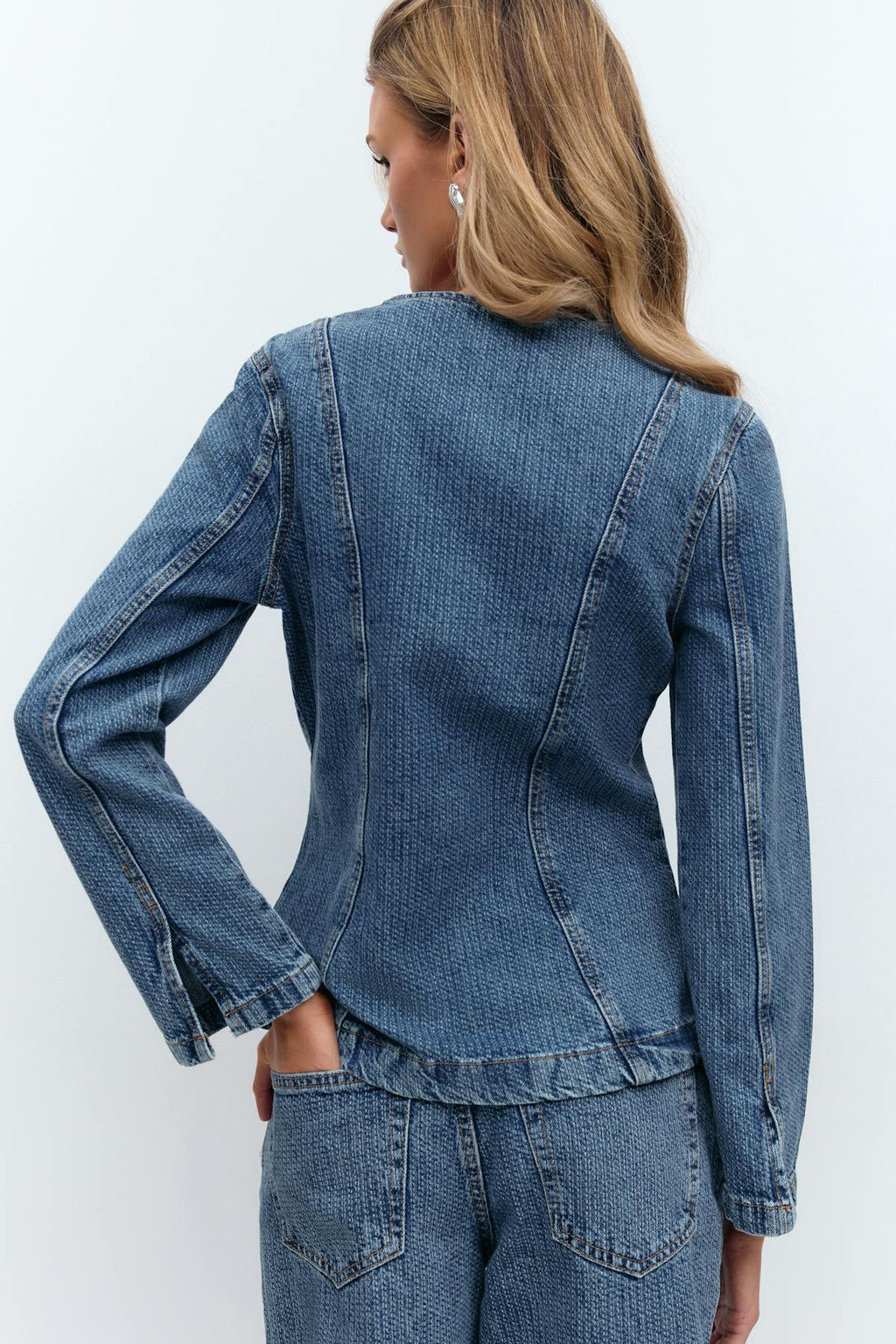 Waist shaped denim jacket