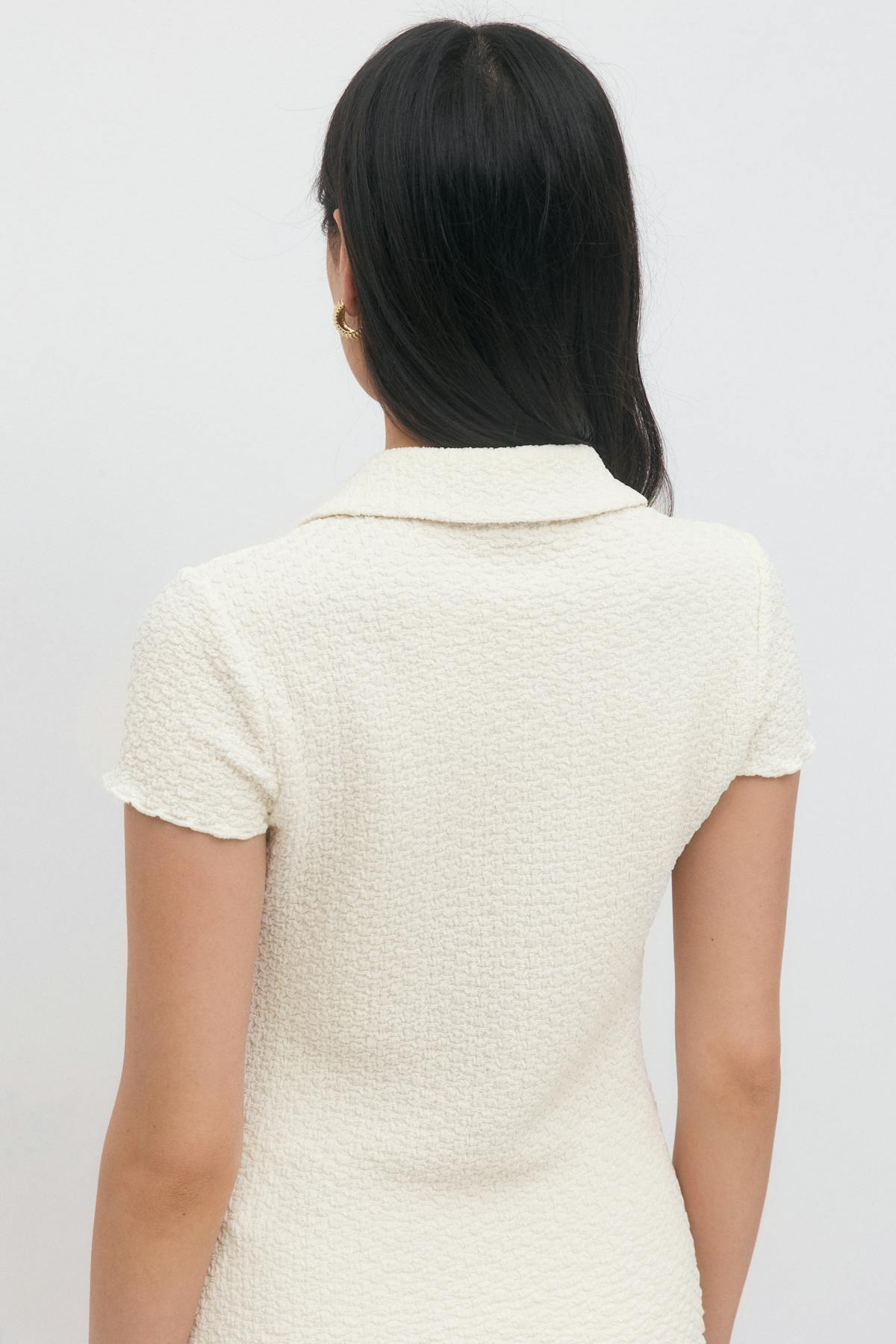 Short sleeve buttoned top