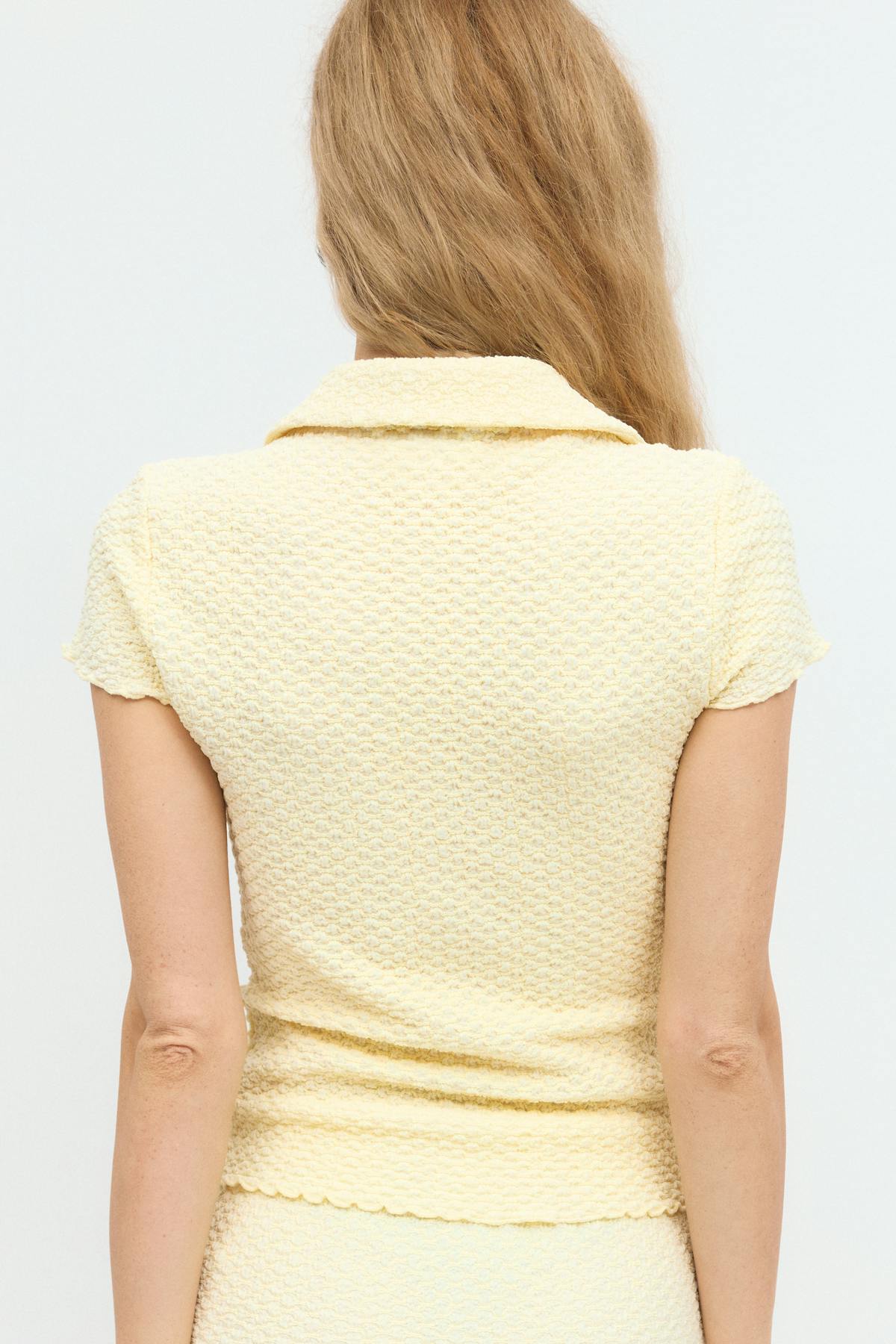 Short sleeve buttoned top