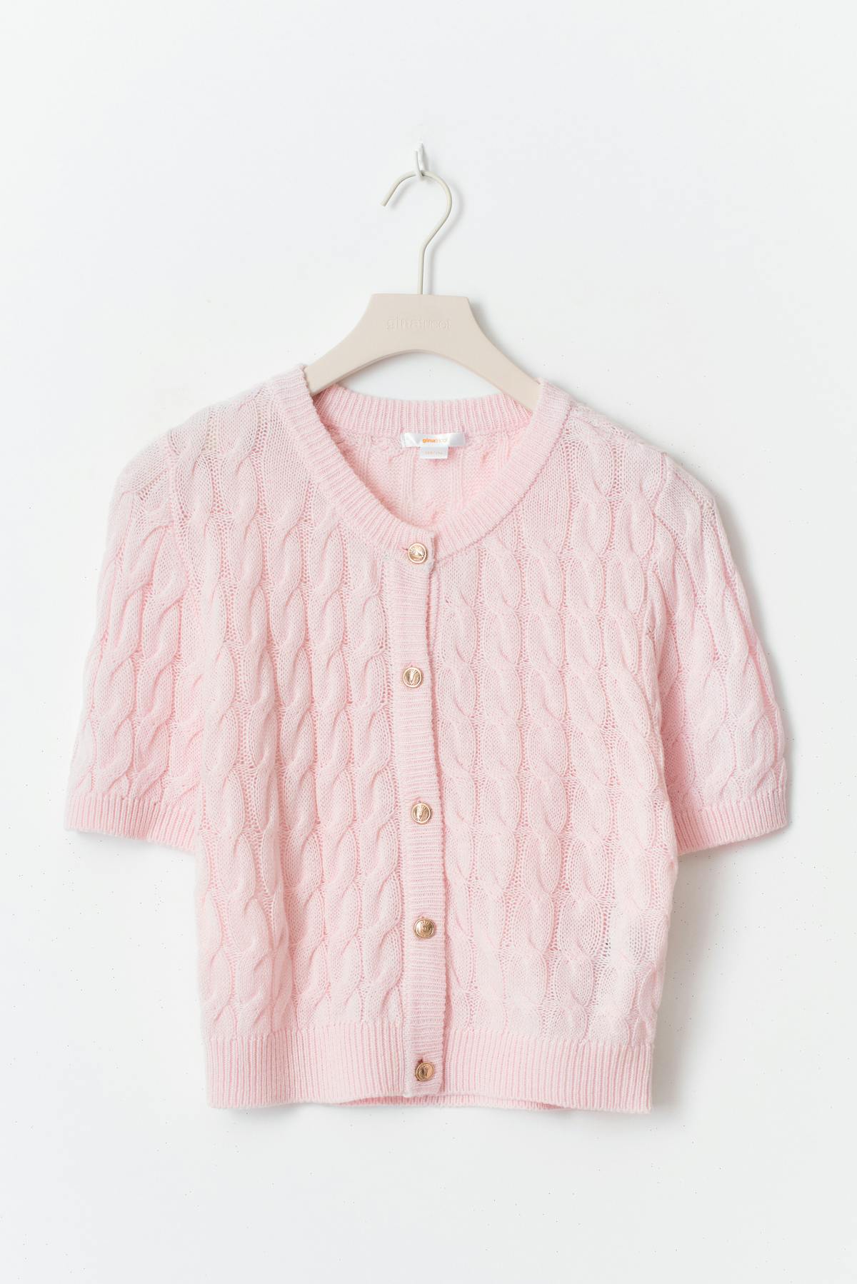 Y cable knitted top