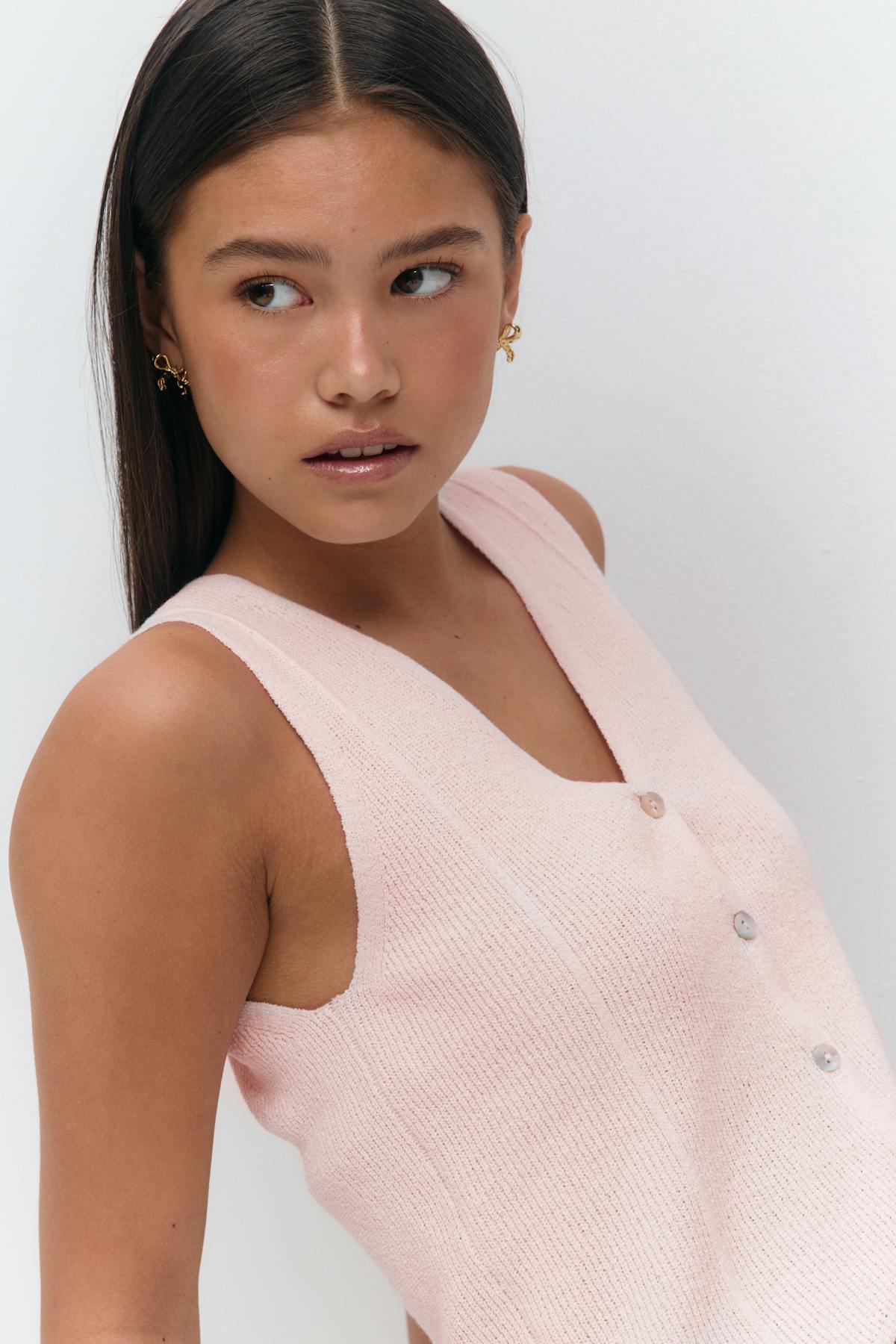 Y knitted vest