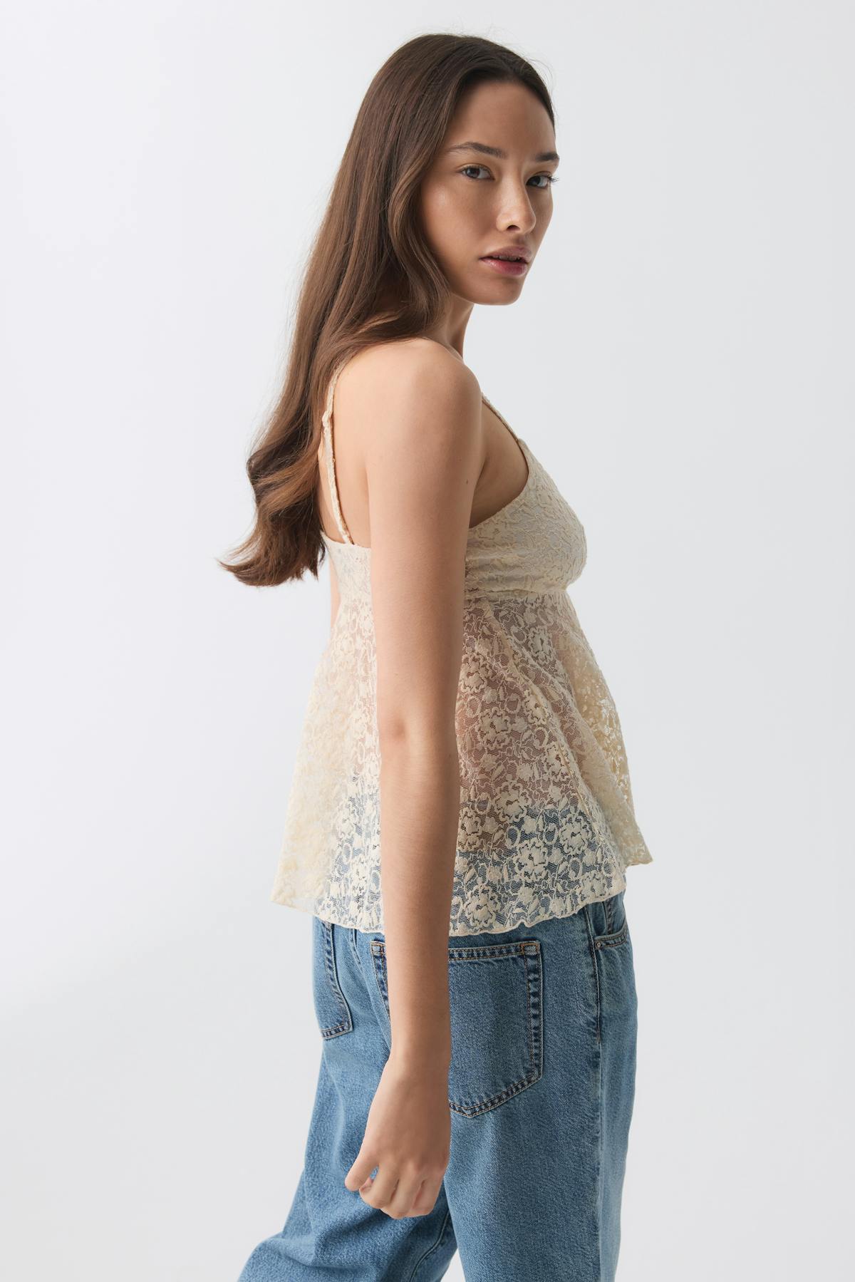 Lace singlet