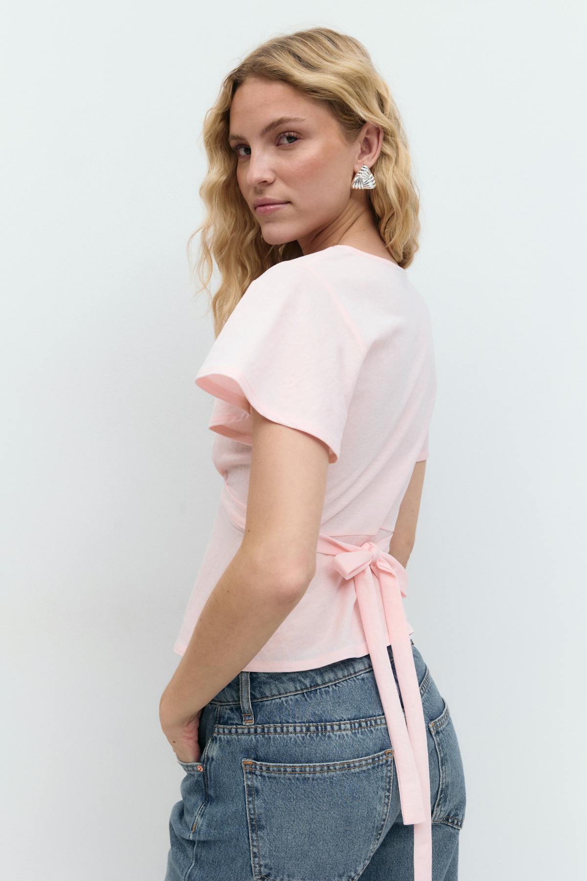 Tie top