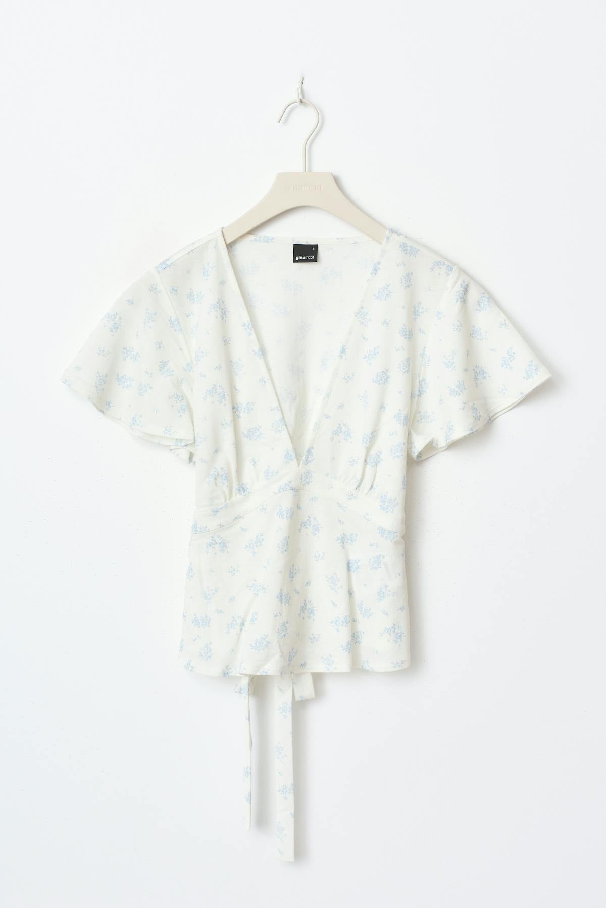 Tie top