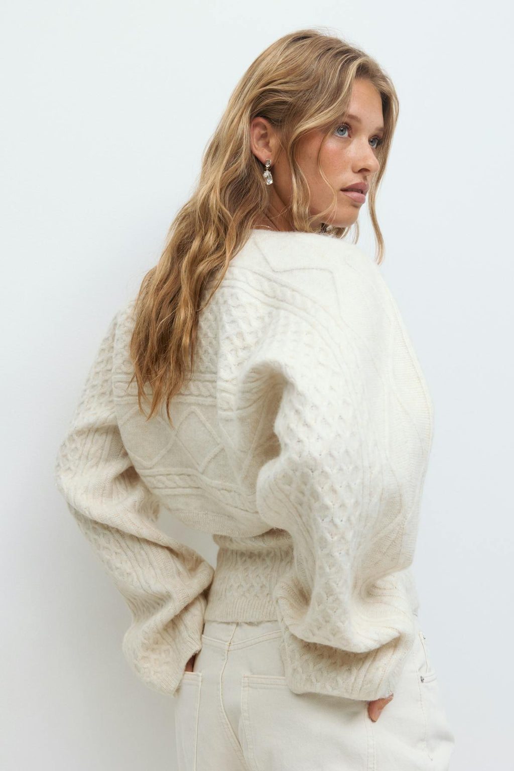 Oversized cable knitted bolero