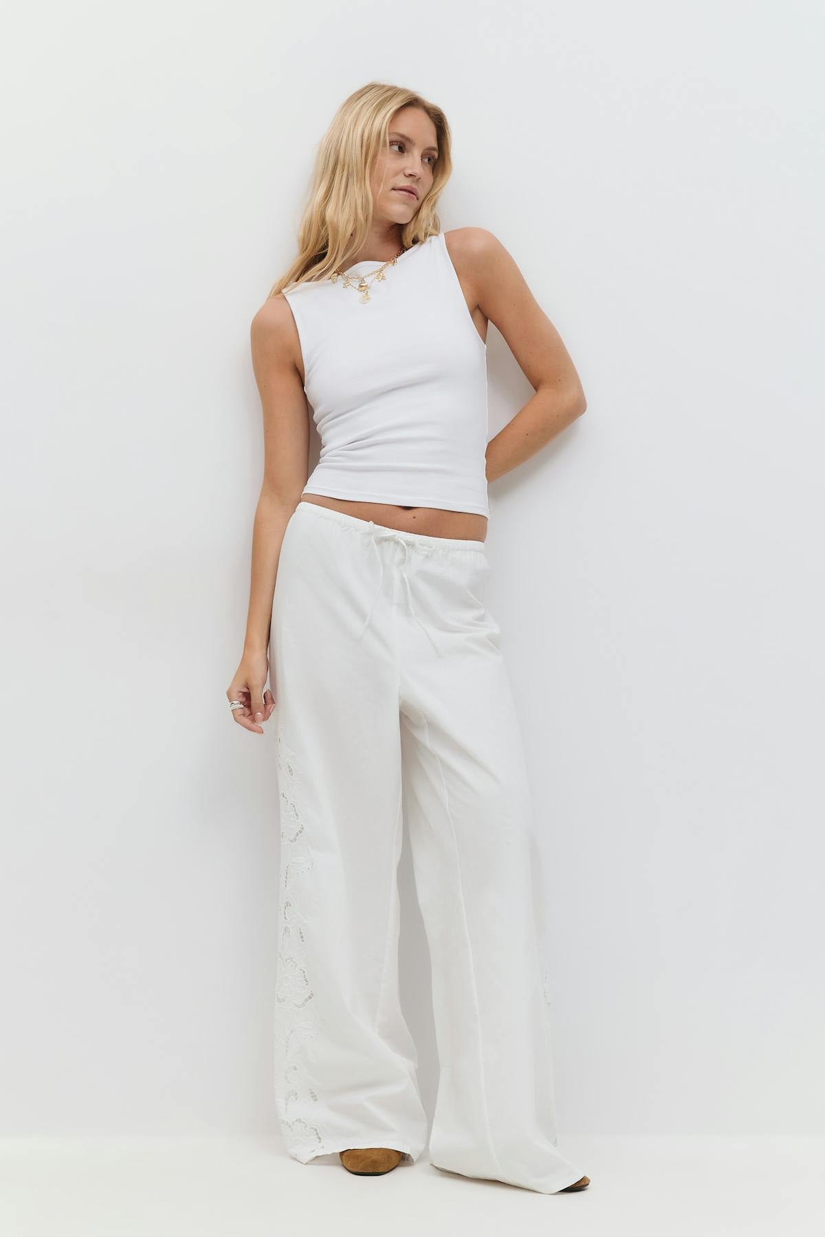 Embroidery poplin trousers